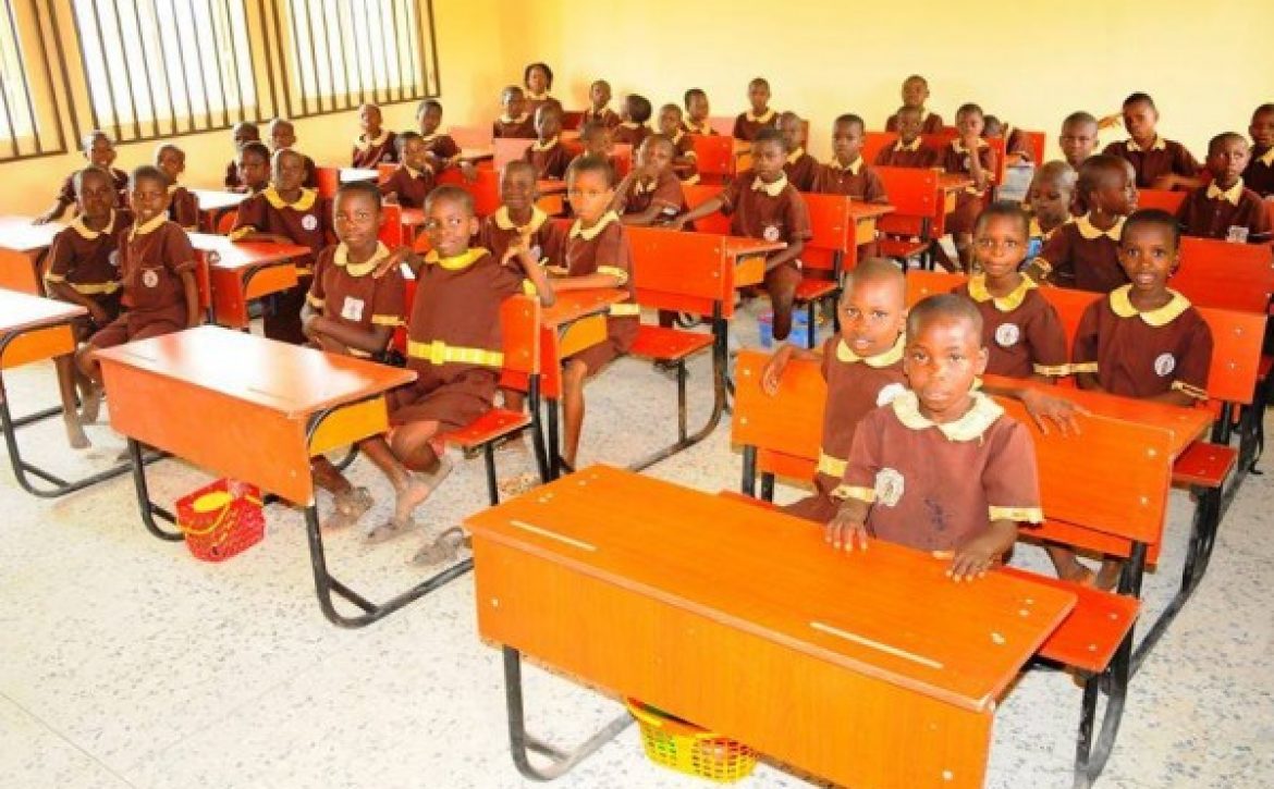 SAMPLE OF ELEMENTARY SCHOOL CLASSROOM