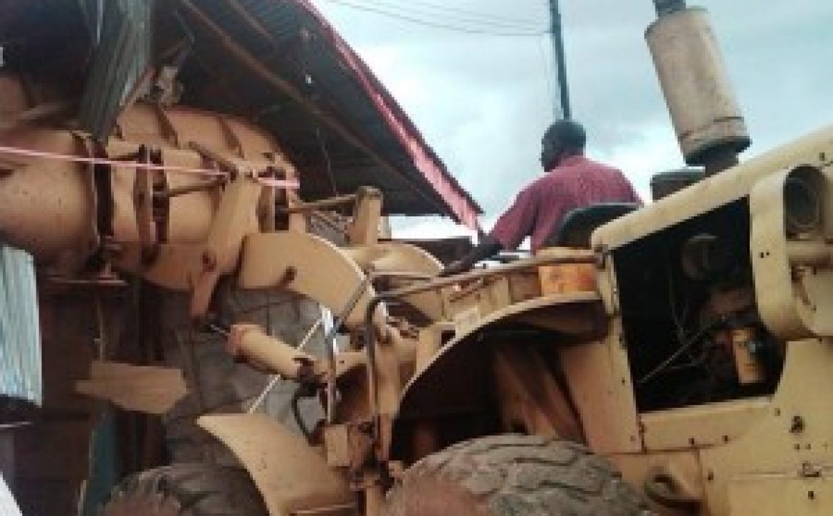 mechanics_protest_demolition_of_workshops_in_kaduna-300×225