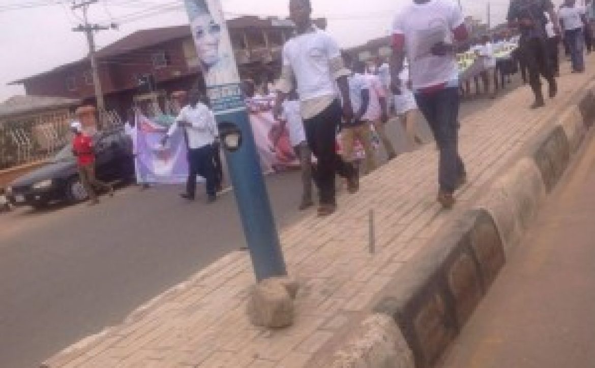 student-endorsed-Aregbesola-300×224