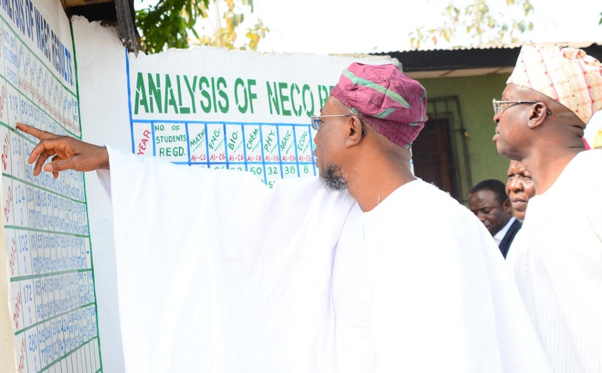 Aregbesola Inspects Science High School Ikirun-3