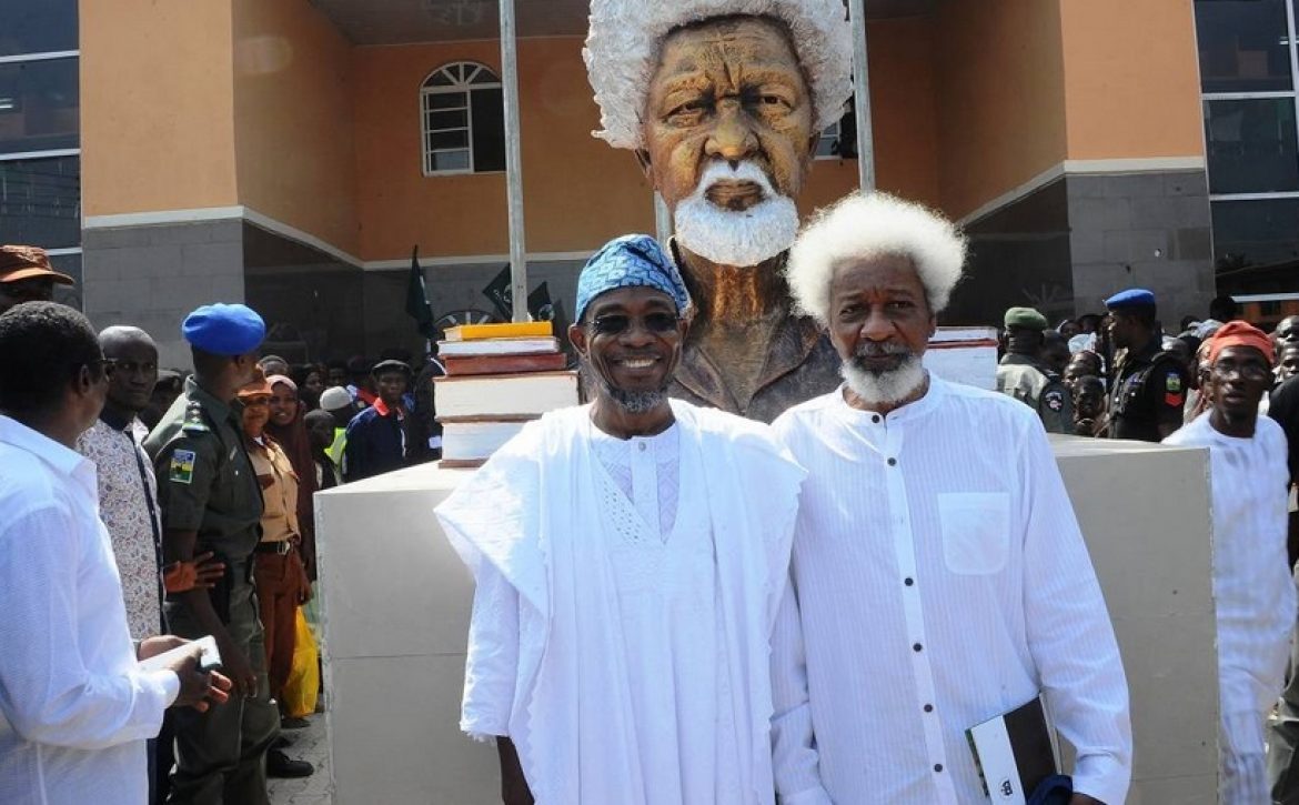 Governor-Aregbesola-stood-with-Prof.-Soyinka-during-commissioning-of-Wole-Soyinka-High-School-Ejigbo