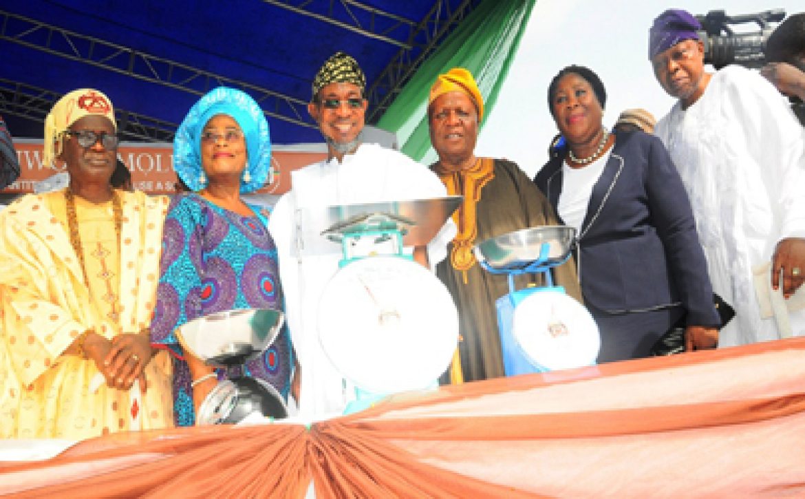 Aregbesola-Launches-New-Weighing-Scales